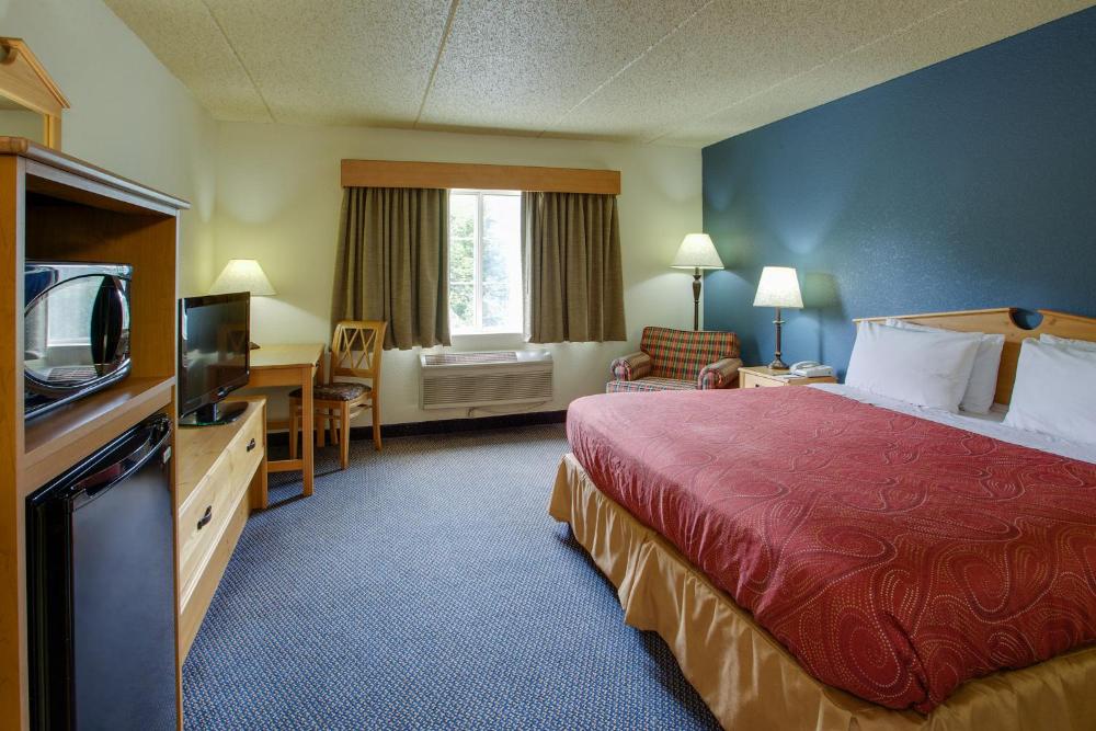King Room - Non-Smoking interior